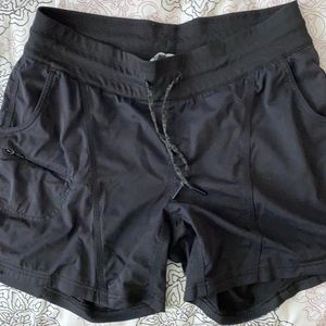 The Norrh Face black shorts